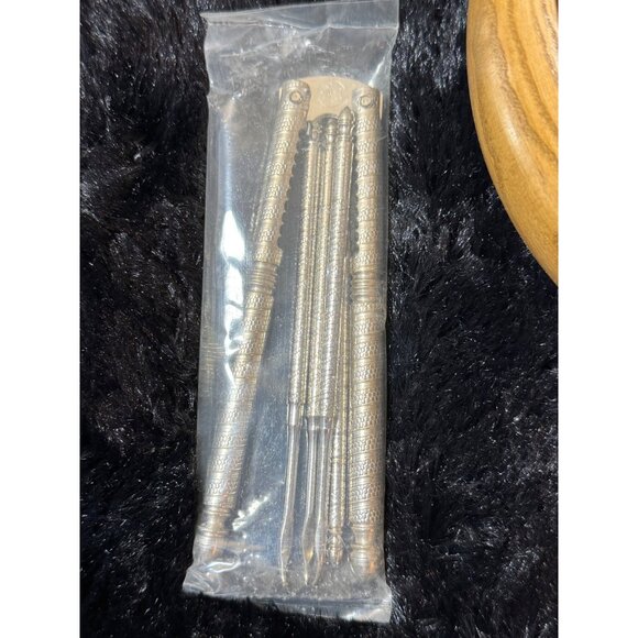 H.M. Quackenbush Nut Bowl Nutcracker Set New Old Stock - Picture 4 of 9